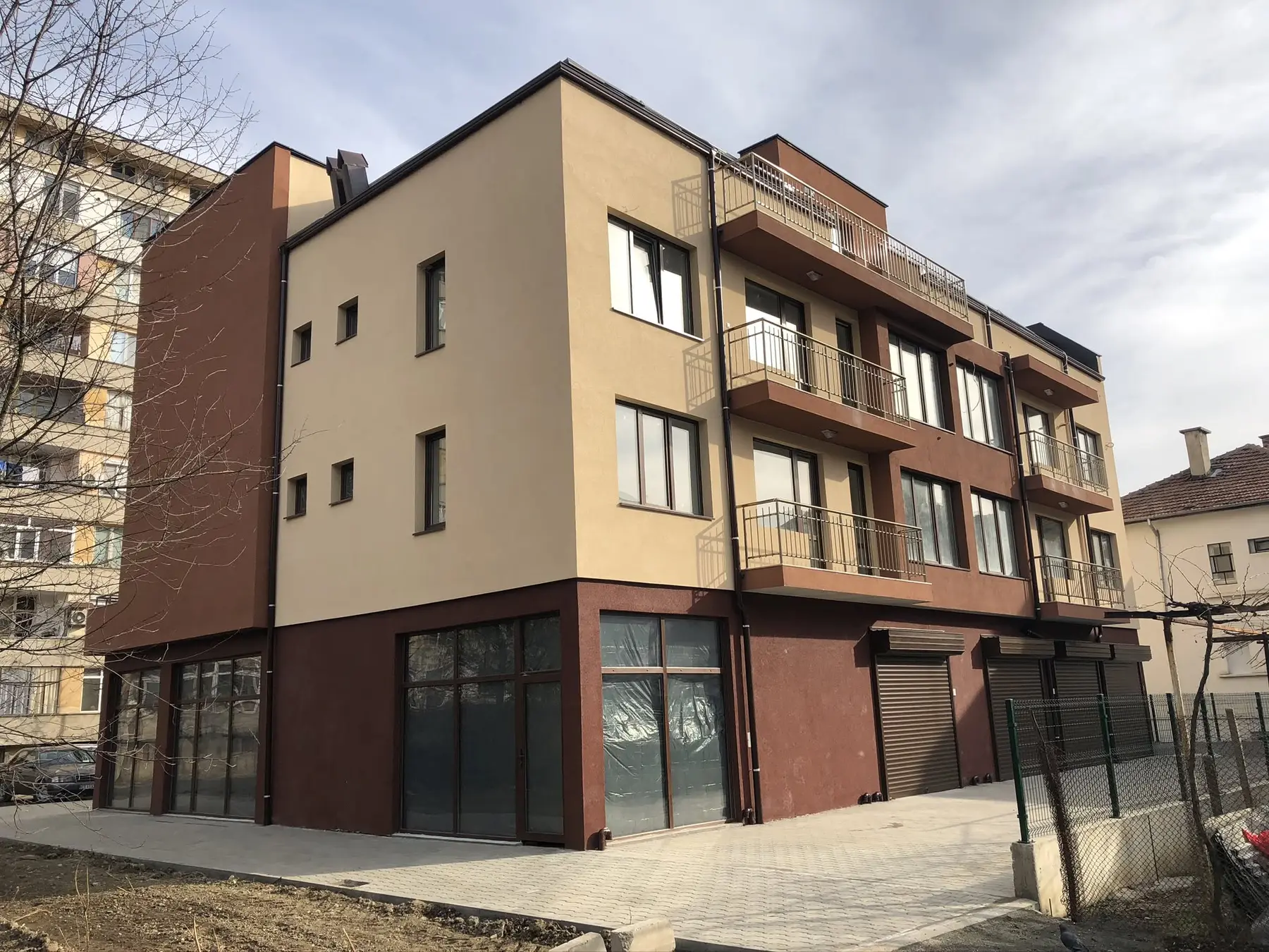 Многофамилна жилищна сграда, гр. Казанлък